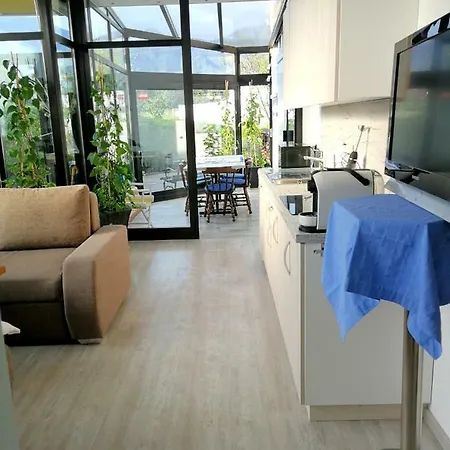 Apartma Salon * Lesce (Upper Carniola)